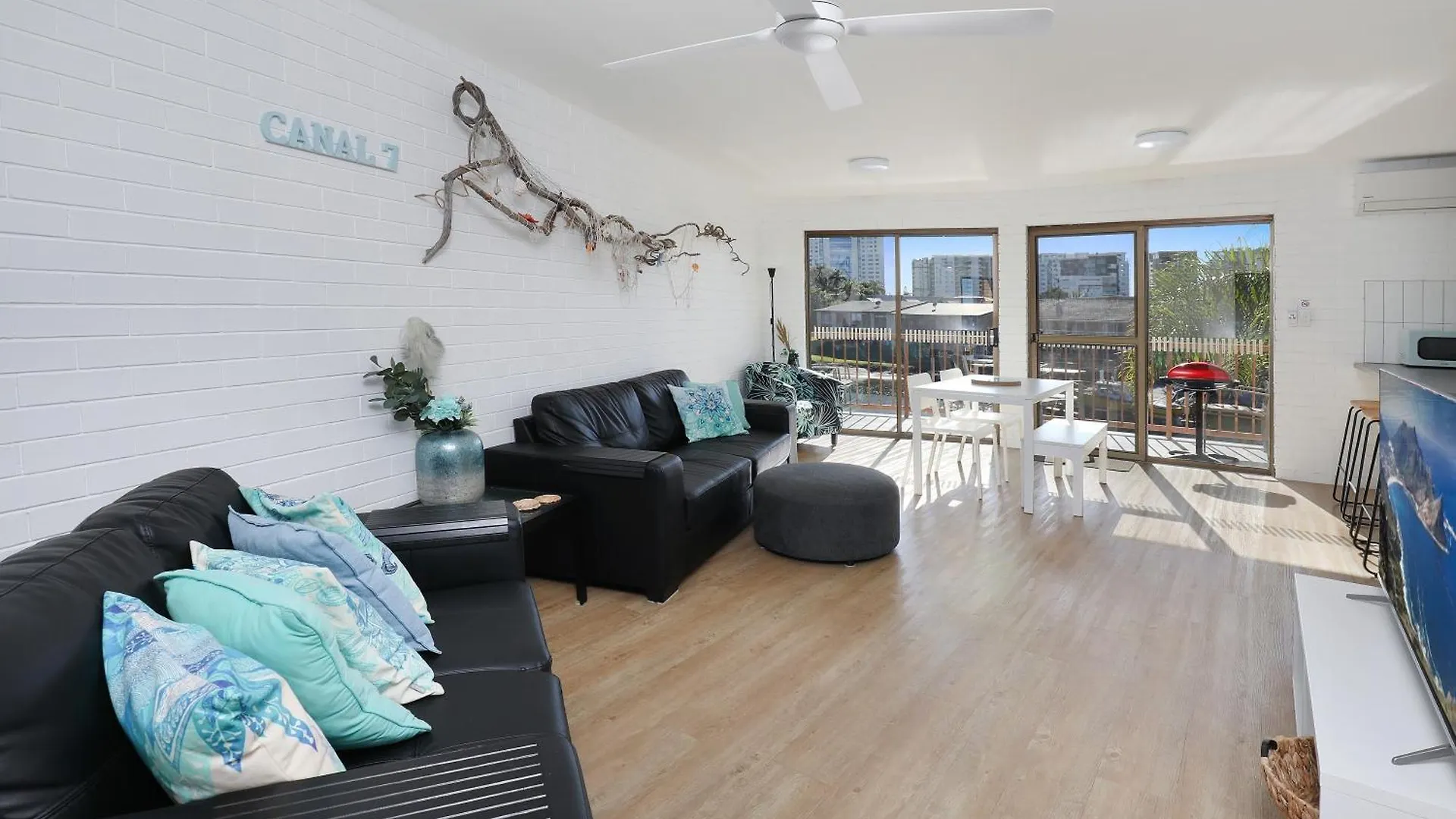 Canal 7 - On The Mooloolaba Canal